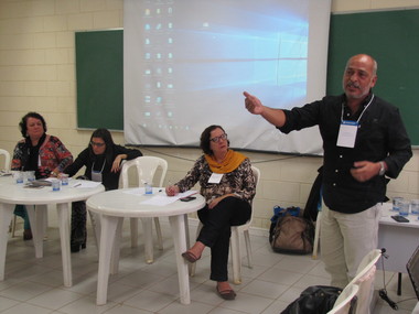 Mesa debateu Educação Integral e Juventude, com a participação de Rogéria Freire e Augusta Mendonça. Foto: Zirlene Lemos / UFMG